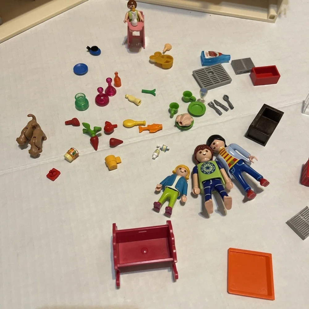 Playmobil Dollhouse 2005 Folding Take Along Play House w/People And‎ Accessories